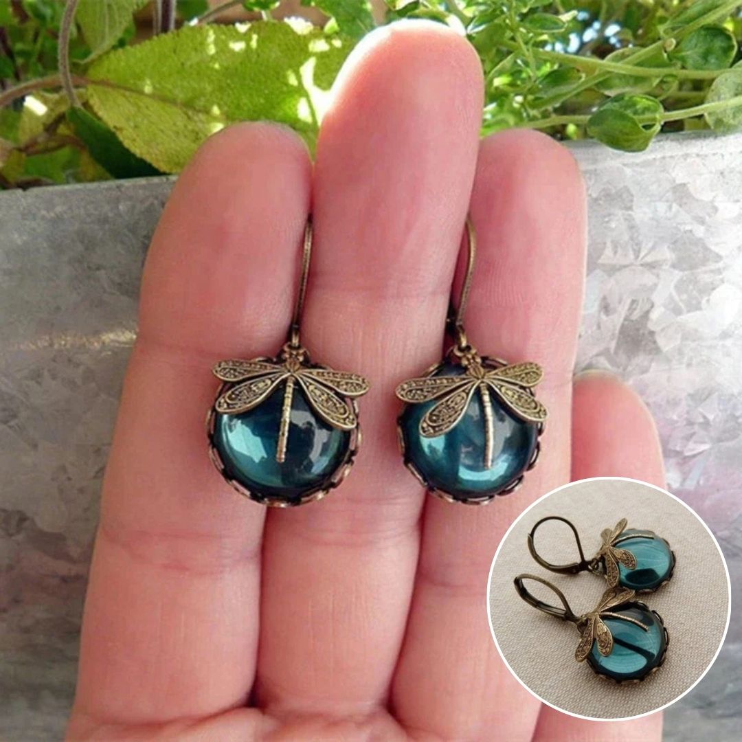 Beautiful Vintage Dragonfly Necklace with Bonus Earrings – Limited Time Offer - emmy-rae-jewels.com
