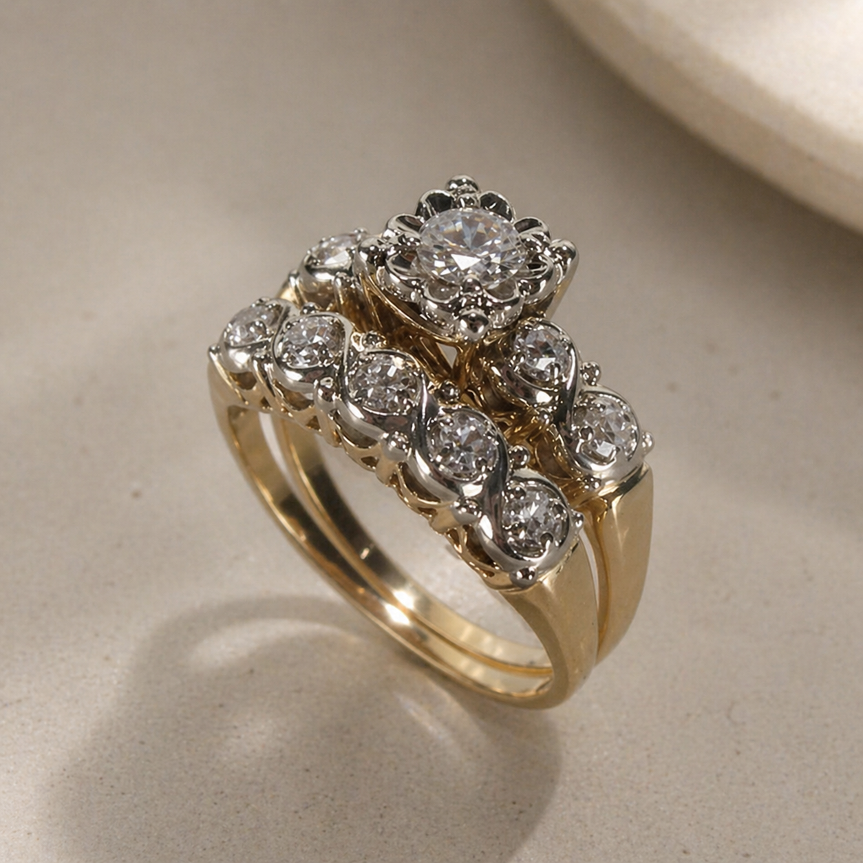 Vintage Sparkling Gold Ring