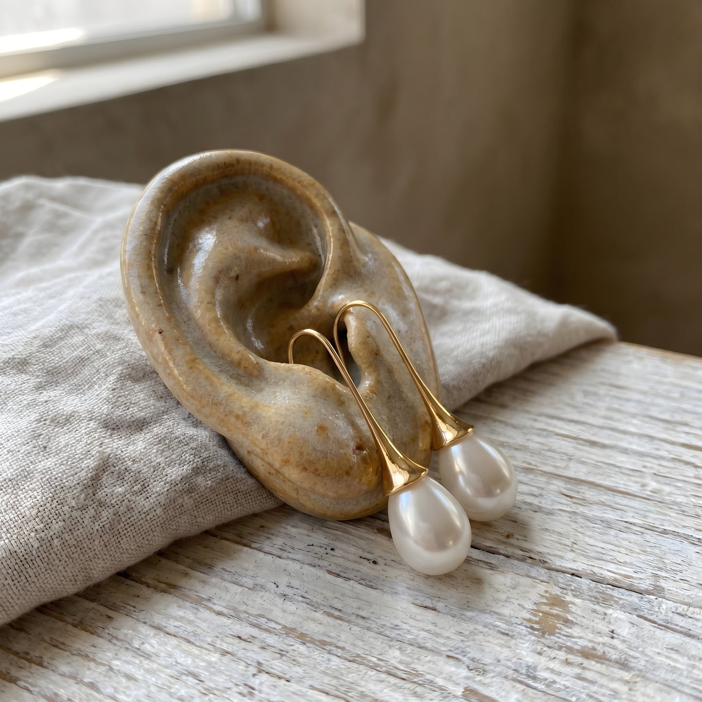 Helena Classic Pearl Earrings