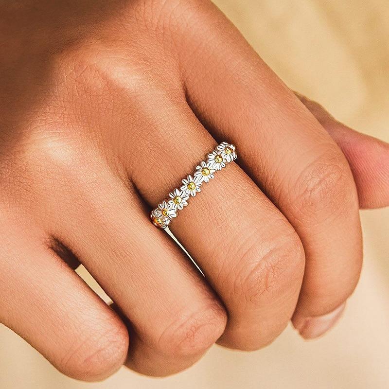 Adjustable Silver and Hand Painted Enamel Daisy Ring - emmy-rae-jewels.com