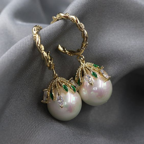 Elegant Malia Pearl Earrings - emmy-rae-jewels.com