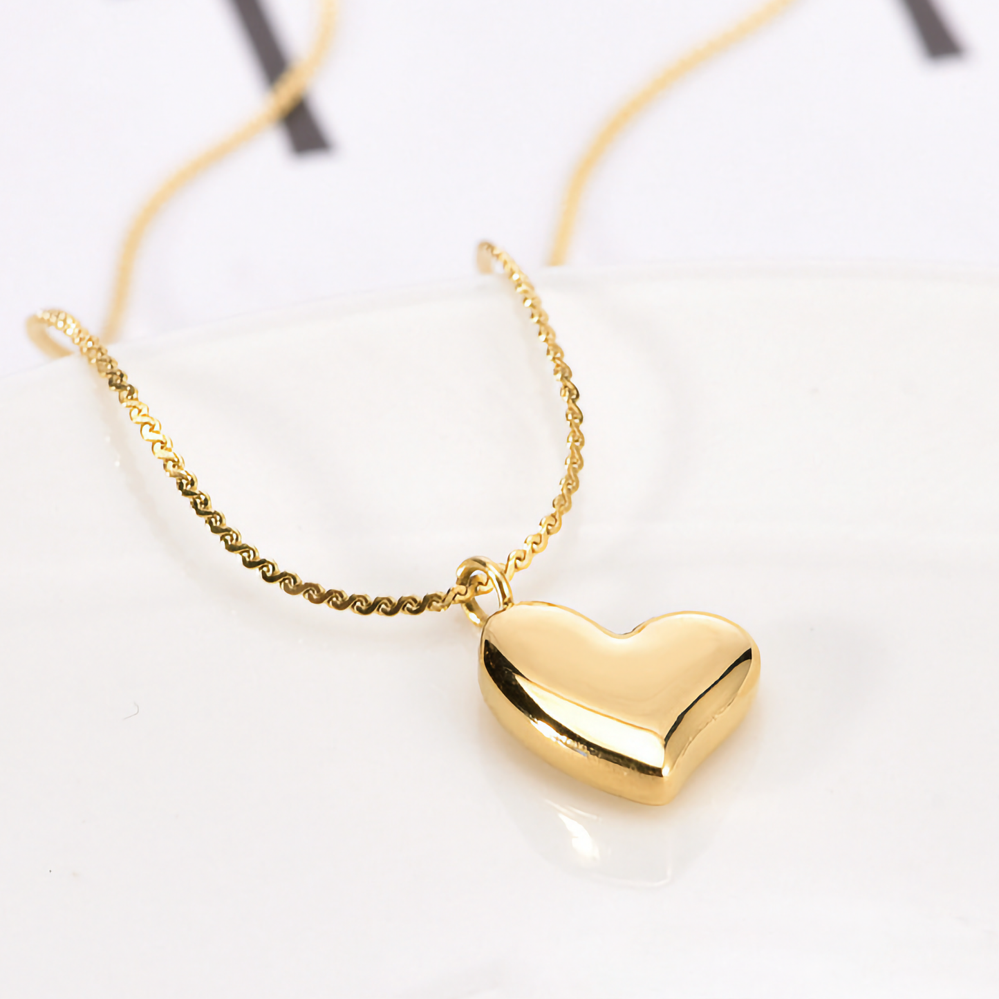 Dorothea Gold Heart Necklace - emmy-rae-jewels.com