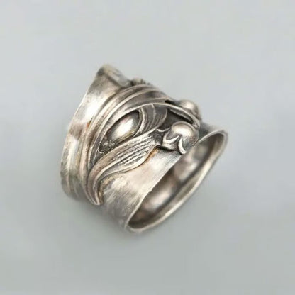 Sterling Silver Vintage Black Lily Flower Ring