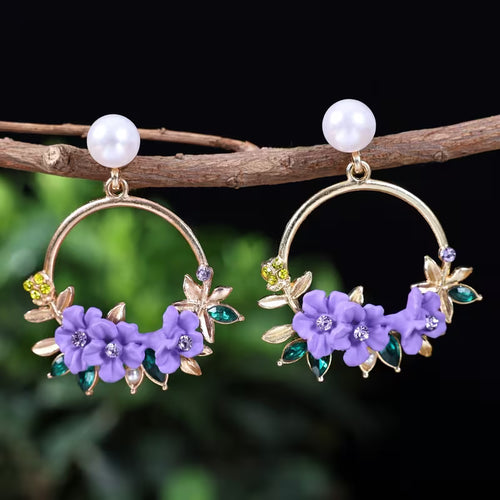 Elegant Gold Flower and Pearl Earrings