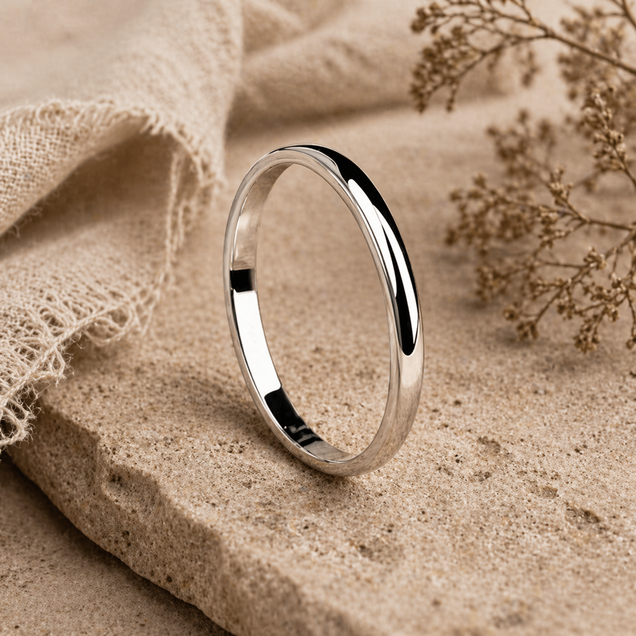 Simple ring made of gold and silver