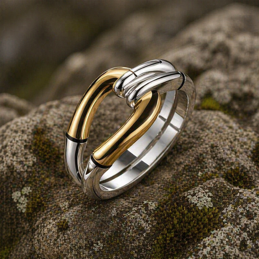 Knoted Vintage Ring in Gold and Silver