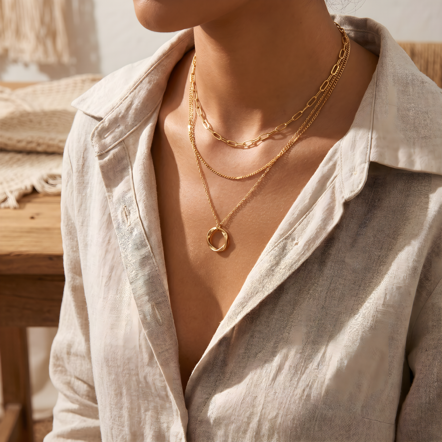 Vintage gold layered chain & pendant necklace