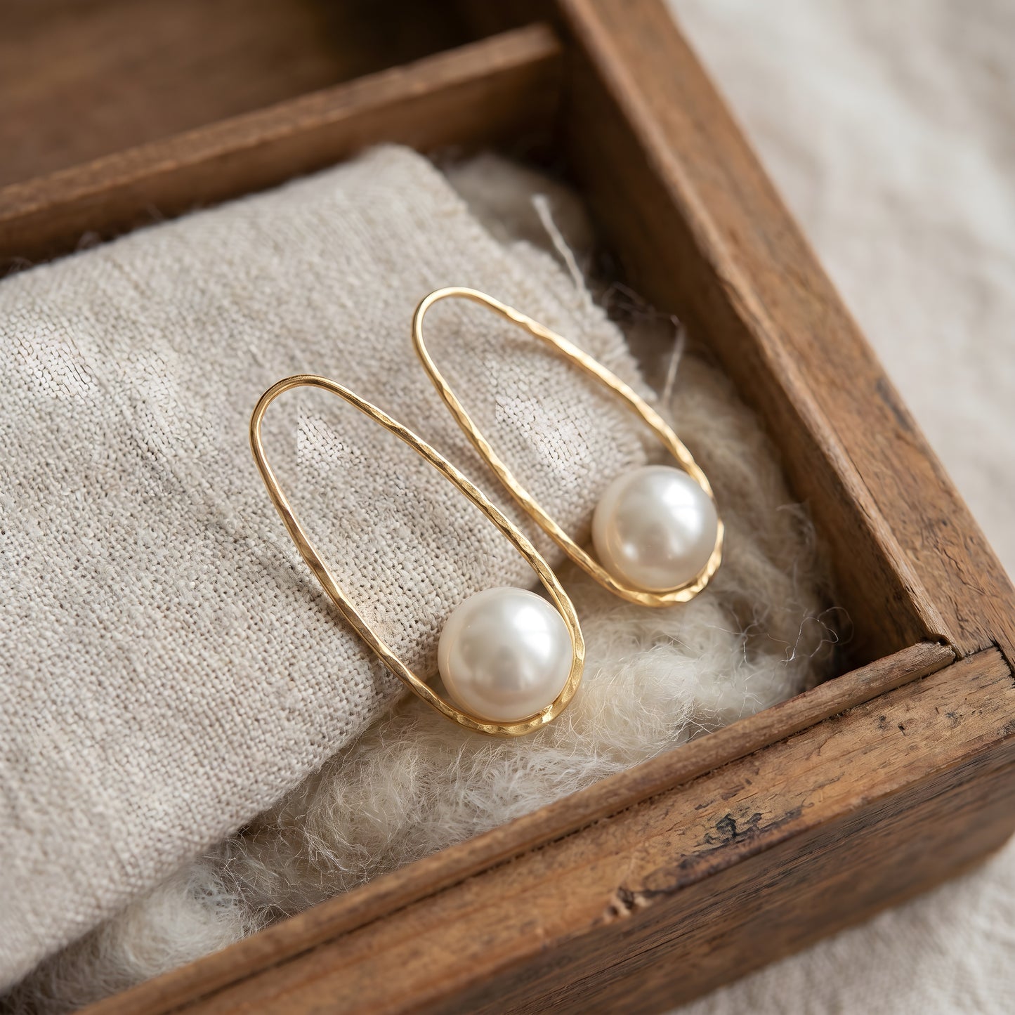 Elegant Pearl Dangling Earrings