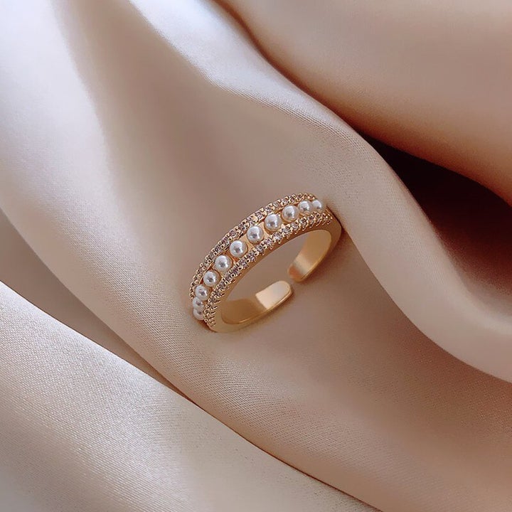 Luxury Ring in Gold and Pearls - emmy-rae-jewels.com