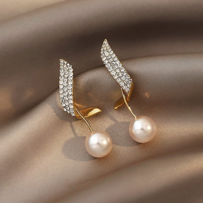 Pearl Earrings in Gold - emmy-rae-jewels.com
