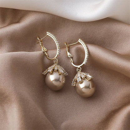 Malia Pearl Earrings - emmy-rae-jewels.com