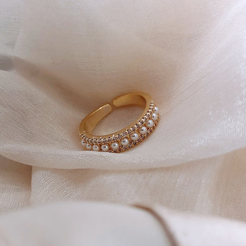 Luxury Ring in Gold and Pearls - emmy-rae-jewels.com