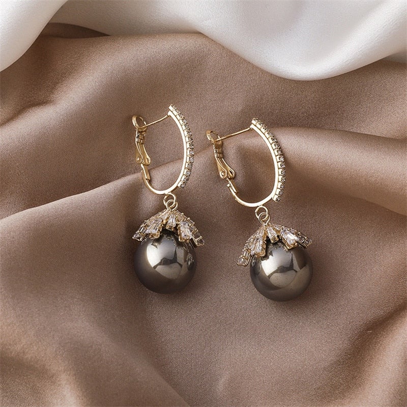 Malia Pearl Earrings - emmy-rae-jewels.com