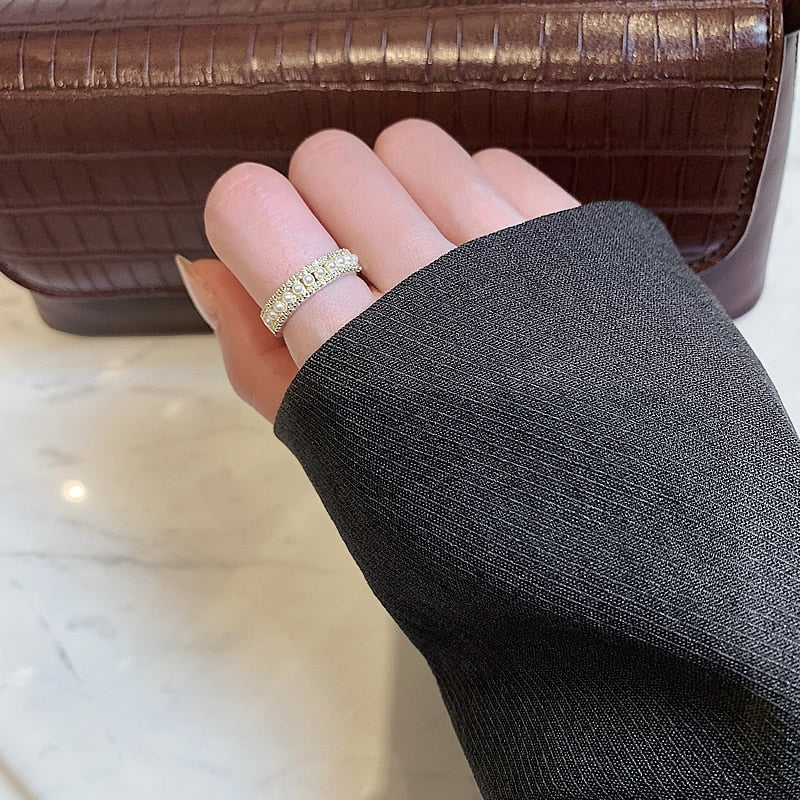 Luxury Ring in Gold and Pearls - emmy-rae-jewels.com