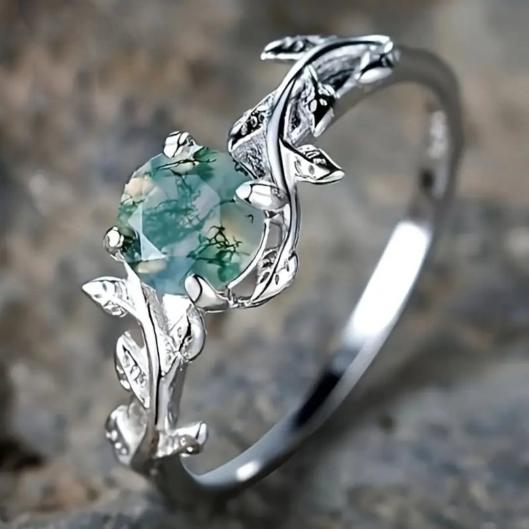 Vintage Green Stone Silvered Ring - emmy-rae-jewels.com