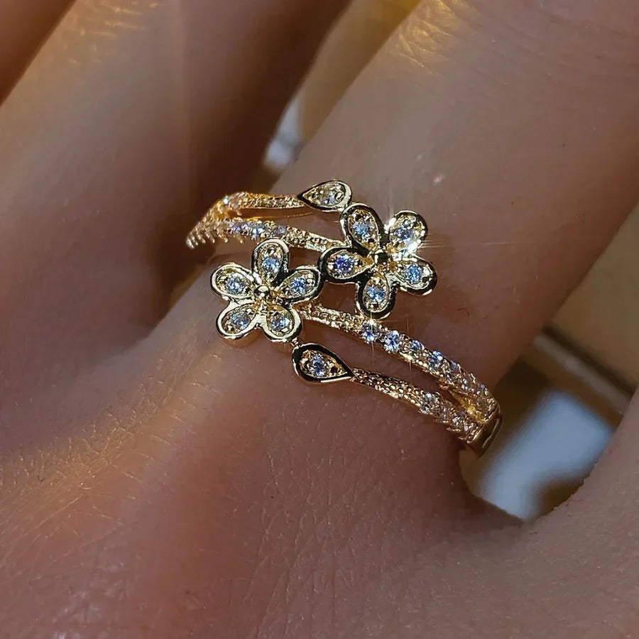 Elegant Bright Flower Gold Ring