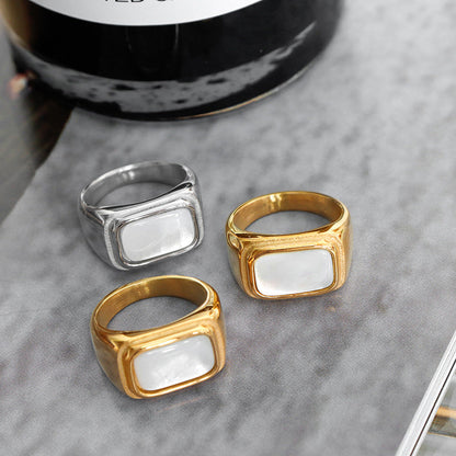 Leia Pearlescent Ring
