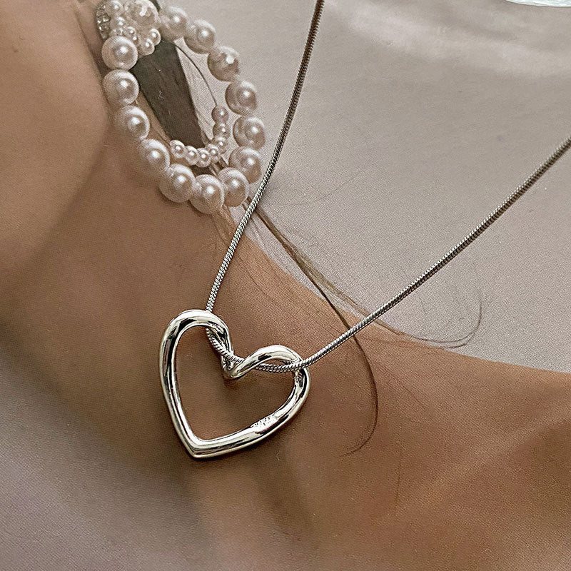 Dara Silver Heart Necklace - emmy-rae-jewels.com