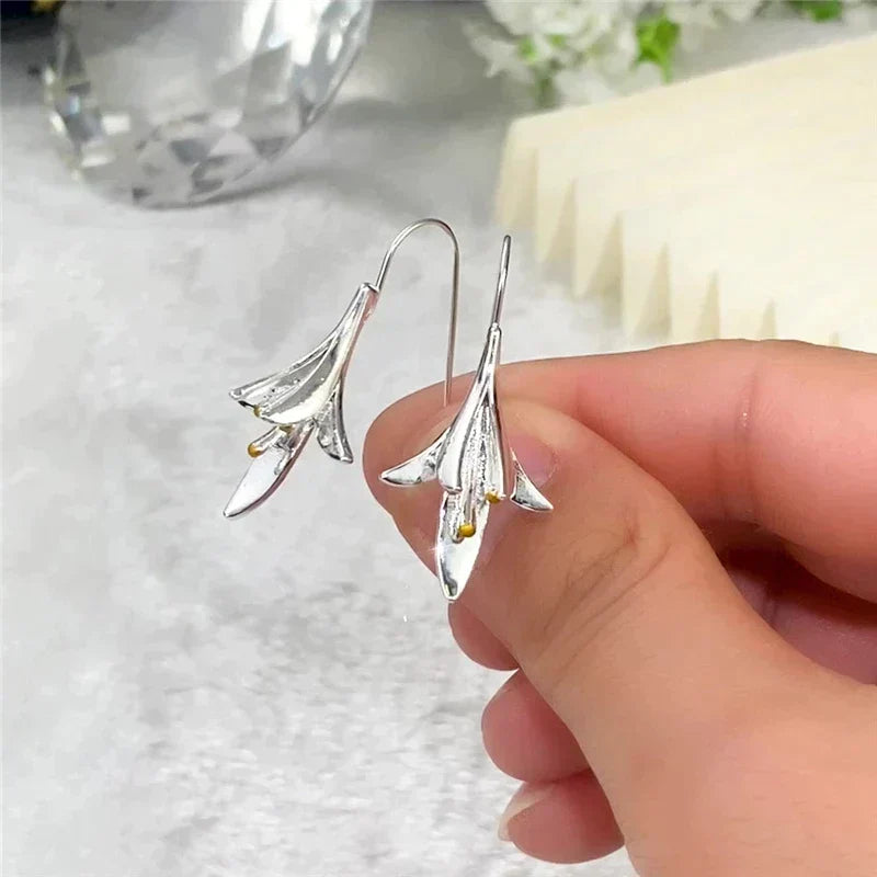 Silver Flower Earrings - emmy-rae-jewels.com