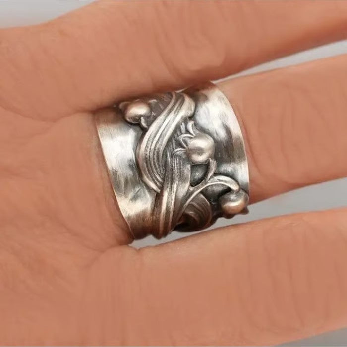 Sterling Silver Vintage Black Lily Flower Ring