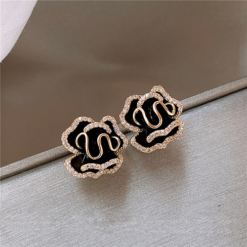 Elegant Black Lotus Earrings in Gold - emmy-rae-jewels.com