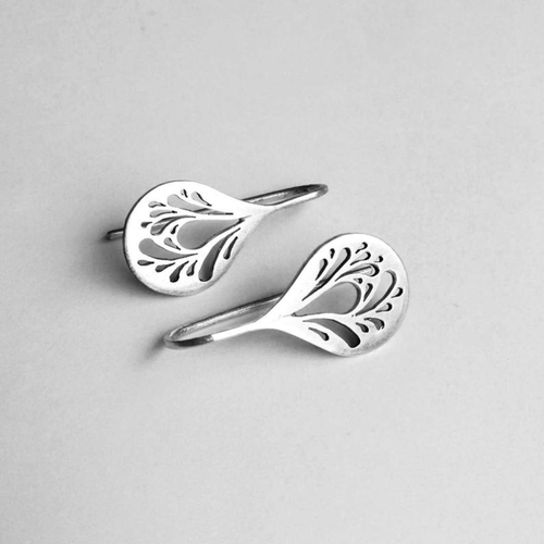 Vintage Hollow Silver Drop Earrings - emmy-rae-jewels.com